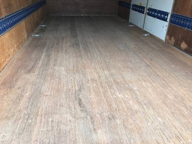 三菱ふそうキャンターアルミバン小型（2t・3t）[写真11]