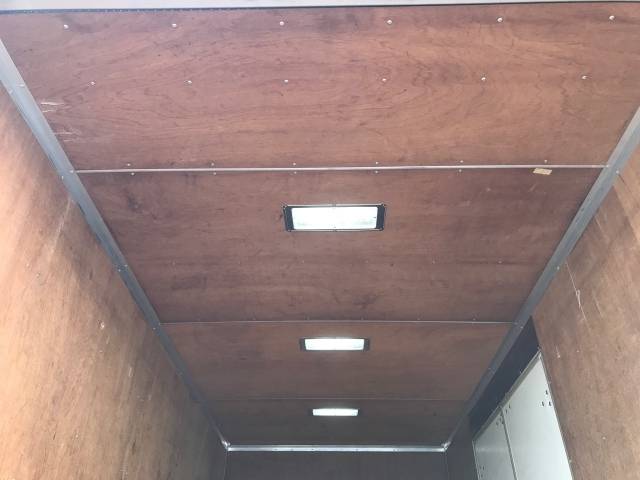 三菱ふそうキャンターアルミバン小型（2t・3t）[写真12]