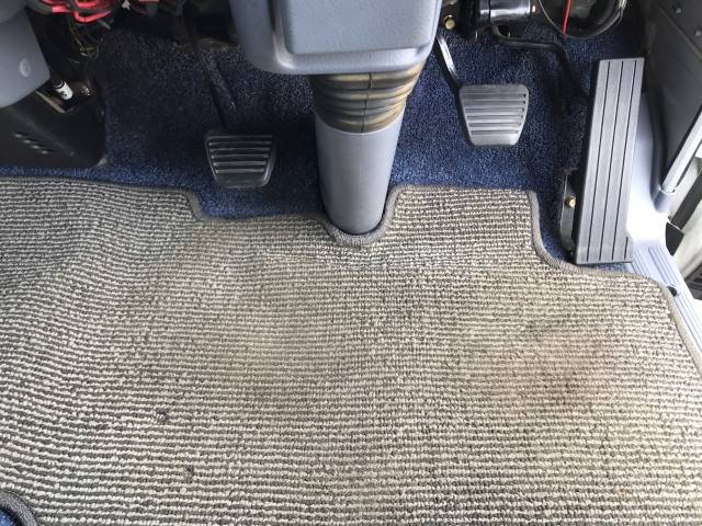 三菱ふそうキャンターアルミバン小型（2t・3t）[写真17]