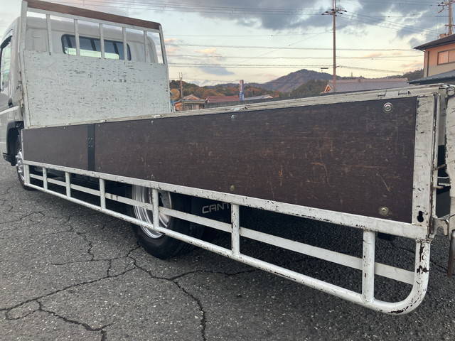 三菱ふそうキャンター平ボディ小型（2t・3t）[写真11]