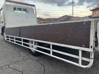 三菱ふそうキャンター平ボディ小型（2t・3t）[写真11]