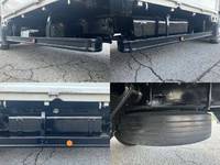 三菱ふそうキャンター平ボディ小型（2t・3t）[写真16]