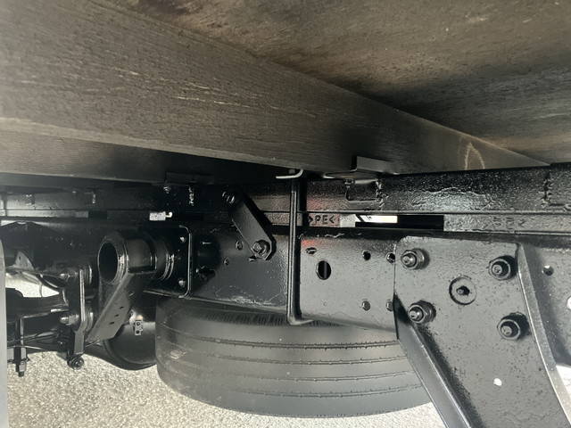 三菱ふそうキャンター平ボディ小型（2t・3t）[写真17]