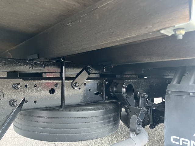 三菱ふそうキャンター平ボディ小型（2t・3t）[写真18]