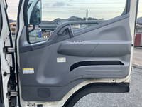 三菱ふそうキャンター平ボディ小型（2t・3t）[写真23]