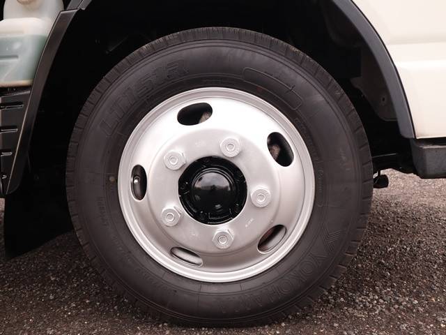 三菱ふそうキャンター平ボディ小型（2t・3t）[写真15]