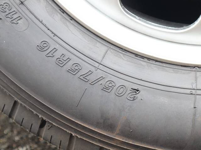 三菱ふそうキャンター平ボディ小型（2t・3t）[写真16]