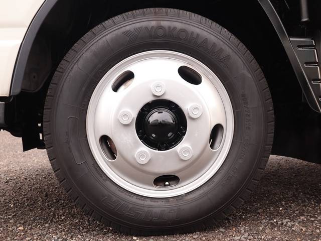 三菱ふそうキャンター平ボディ小型（2t・3t）[写真19]