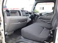 三菱ふそうキャンター平ボディ小型（2t・3t）[写真27]