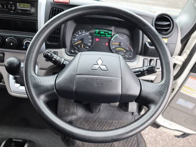 三菱ふそうキャンター平ボディ小型（2t・3t）[写真29]