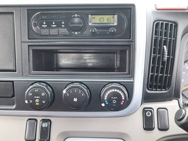 三菱ふそうキャンター平ボディ小型（2t・3t）[写真32]