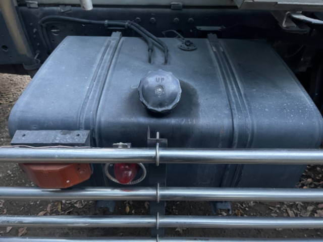 日野プロフィアバルク車（粉粒体運搬車）大型（10t）[写真17]