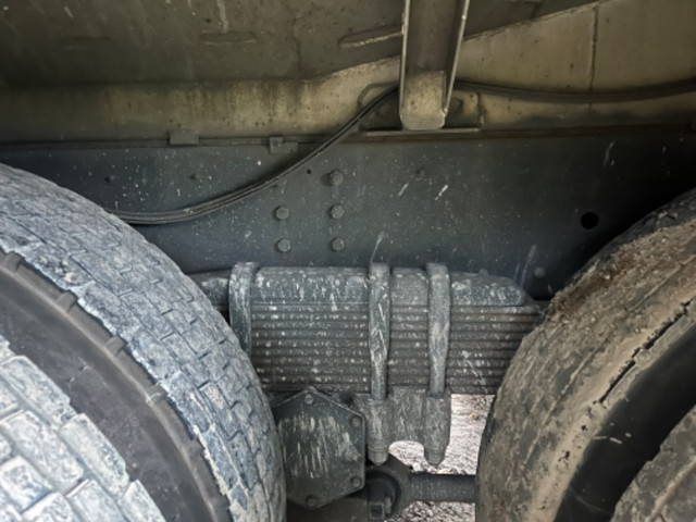 日野プロフィアバルク車（粉粒体運搬車）大型（10t）[写真20]