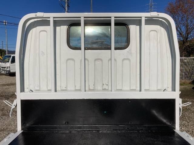 三菱ふそうキャンター平ボディ小型（2t・3t）[写真11]