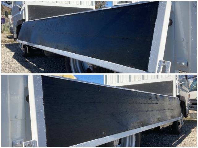 三菱ふそうキャンター平ボディ小型（2t・3t）[写真13]