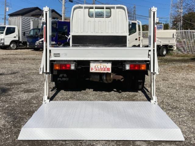 三菱ふそうキャンター平ボディ小型（2t・3t）[写真15]