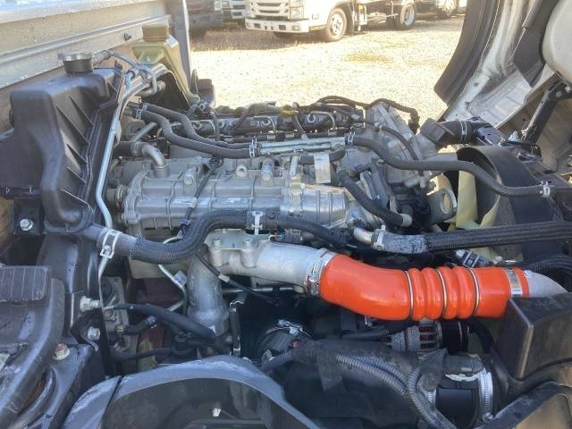 三菱ふそうキャンター平ボディ小型（2t・3t）[写真27]