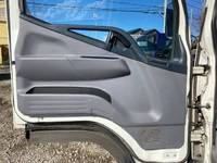 三菱ふそうキャンター平ボディ小型（2t・3t）[写真30]