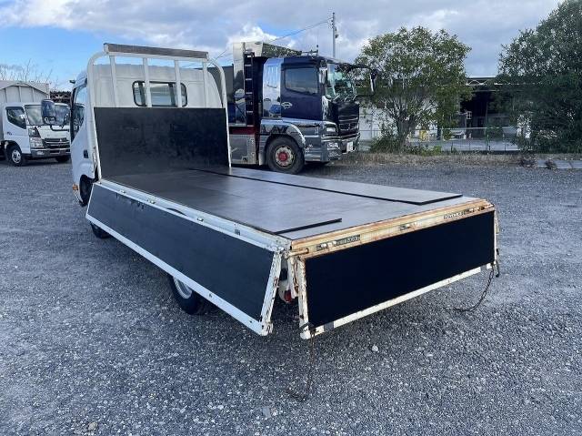 トヨタトヨエース平ボディ小型（2t・3t）[写真12]