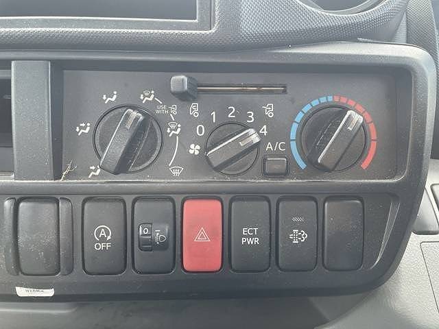 トヨタトヨエース平ボディ小型（2t・3t）[写真35]