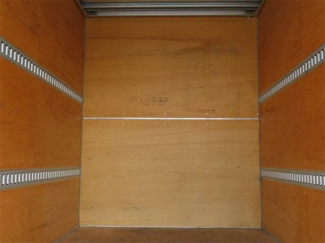 いすゞエルフアルミバン小型（2t・3t）[写真21]