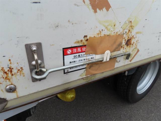 いすゞエルフアルミバン小型（2t・3t）[写真25]