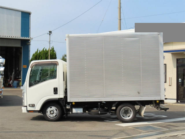 いすゞエルフアルミバン小型（2t・3t）[写真03]