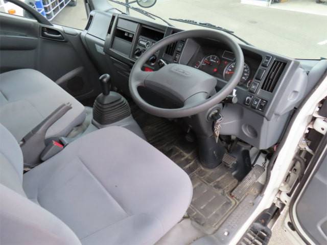 いすゞエルフアルミバン小型（2t・3t）[写真08]