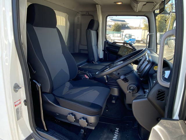 日野レンジャーセルフクレーン4段増トン（6t・8t）[写真29]