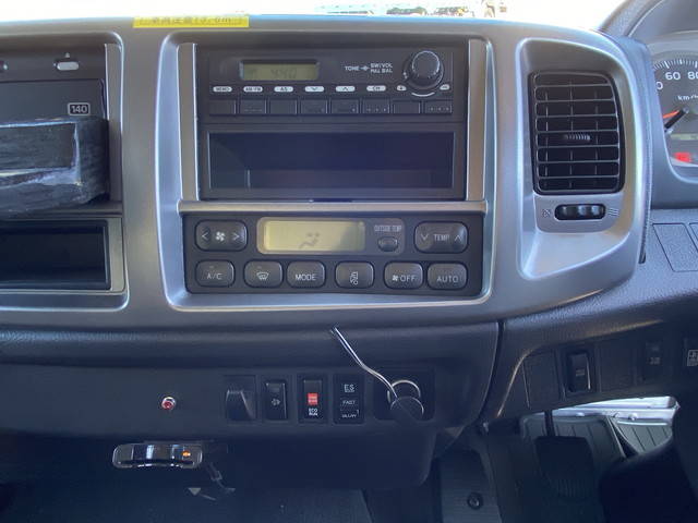 日野レンジャーセルフクレーン4段増トン（6t・8t）[写真37]