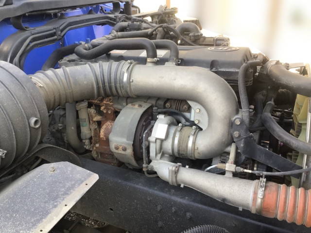 UDトラックスコンドルクレーン4段増トン（6t・8t）[写真27]