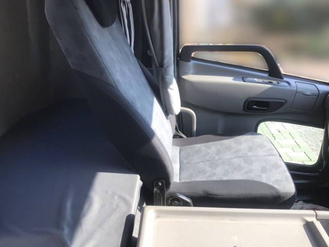 UDトラックスコンドルクレーン4段増トン（6t・8t）[写真30]