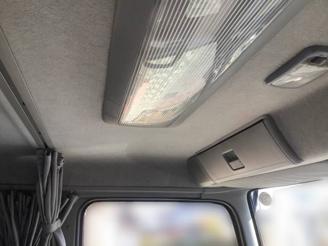 UDトラックスコンドルクレーン4段増トン（6t・8t）[写真31]