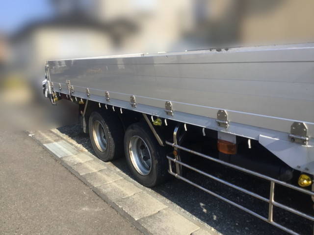 UDトラックスコンドルクレーン4段増トン（6t・8t）[写真04]