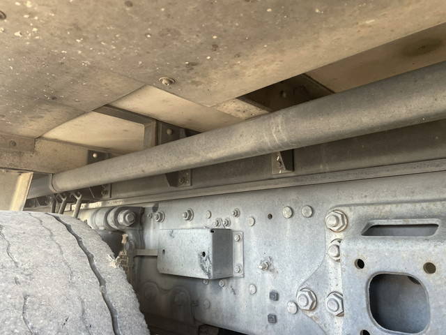 三菱ふそうスーパーグレートアルミウイング大型（10t）[写真19]