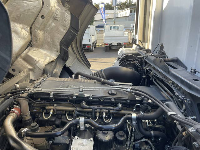 三菱ふそうスーパーグレートアルミウイング大型（10t）[写真23]