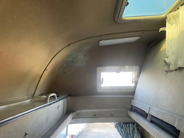 三菱ふそうスーパーグレートアルミウイング大型（10t）[写真32]