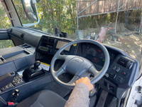 三菱ふそうスーパーグレートアルミウイング大型（10t）[写真34]