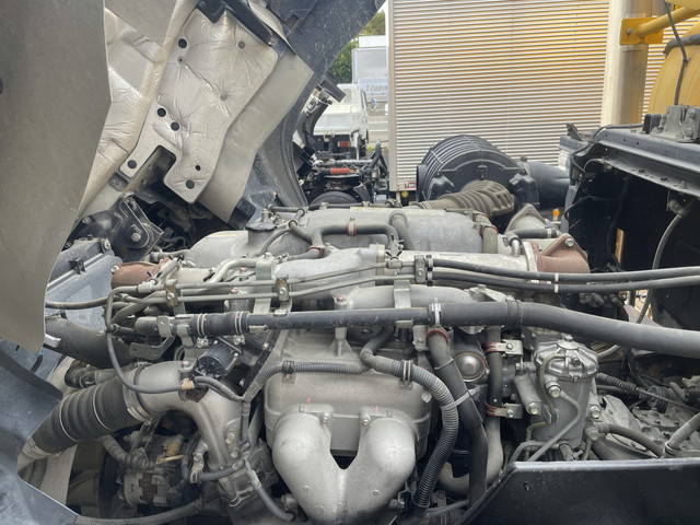 いすゞギガ汚泥吸引車大型（10t）[写真17]