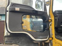 いすゞギガ汚泥吸引車大型（10t）[写真23]