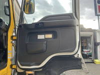 いすゞギガ汚泥吸引車大型（10t）[写真24]