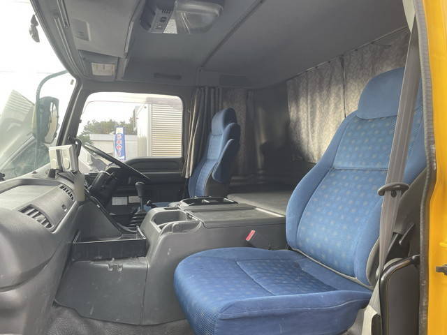 いすゞギガ汚泥吸引車大型（10t）[写真25]