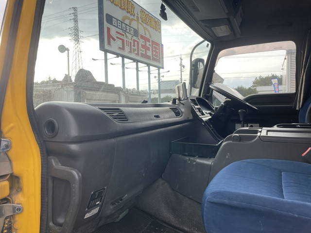 いすゞギガ汚泥吸引車大型（10t）[写真29]