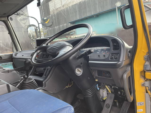 いすゞギガ汚泥吸引車大型（10t）[写真30]