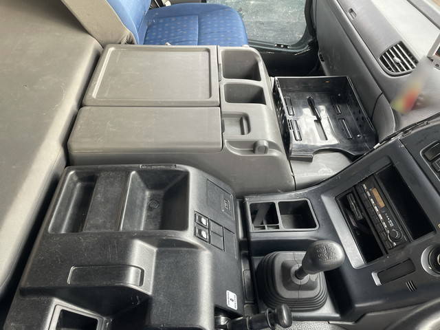 いすゞギガ汚泥吸引車大型（10t）[写真34]