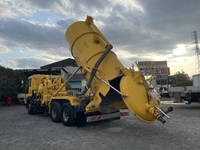 いすゞギガ汚泥吸引車大型（10t）[写真04]