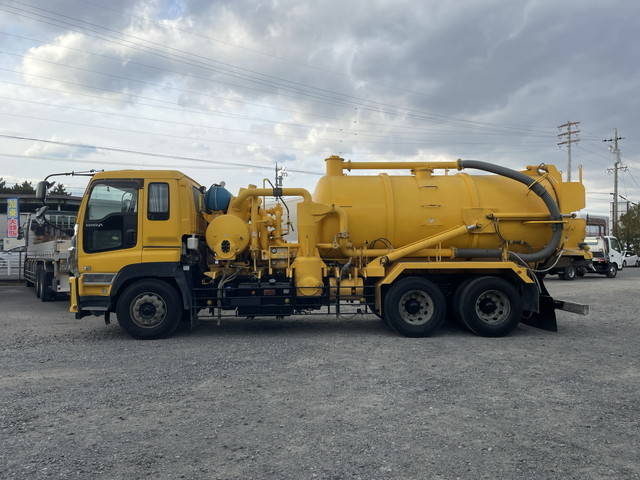 いすゞギガ汚泥吸引車大型（10t）[写真05]