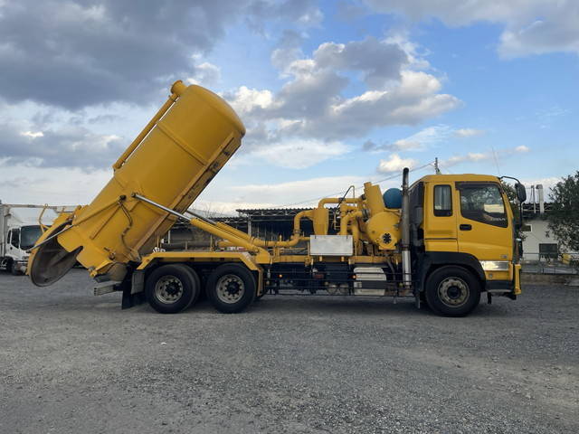 いすゞギガ汚泥吸引車大型（10t）[写真06]