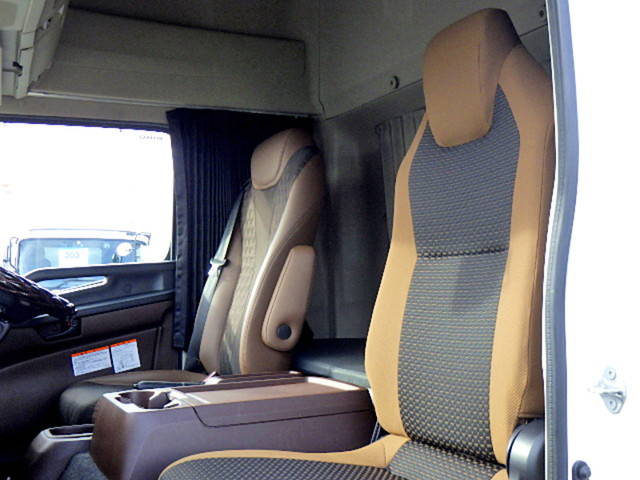 日野レンジャーアルミウイング中型（4t）[写真10]