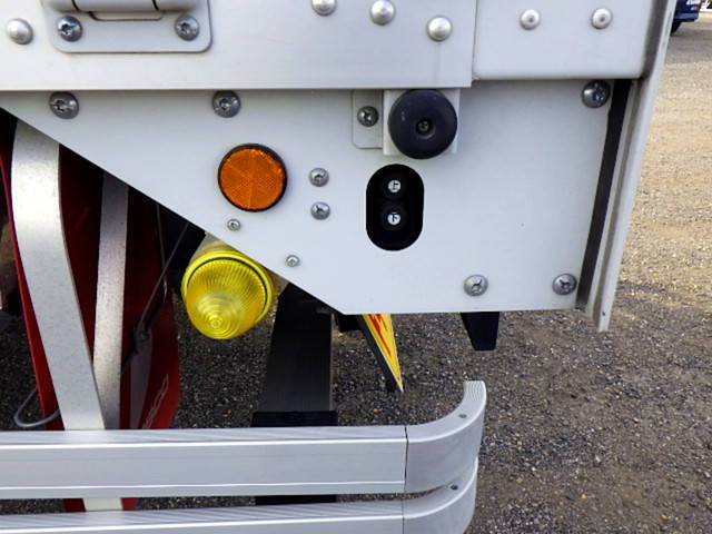 日野レンジャーアルミウイング中型（4t）[写真26]